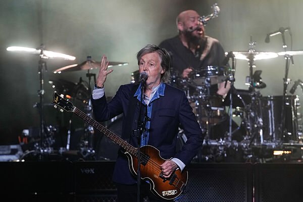 Paul McCartney celebra en Madrid el legado de los Beatles en un concierto gigante con aroma a despedida