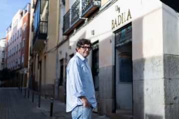 Miguel Ventura, cocinero y poeta: “Compré antes un libro de poemas que una espumadera”