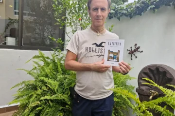 Alejandro Navarro Benítez revive una época de cambios en su conmovedora novela autobiográfica