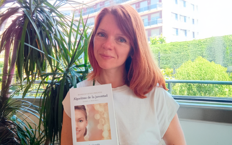 Ana Lyutykh presenta su primer libro sobre rejuvenecimiento natural y bienestar integral