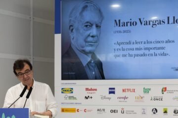 La Feria del Libro de Madrid homenajea a Mario Vargas Llosa: “Es ya un clásico que seguirá iluminando el mundo”