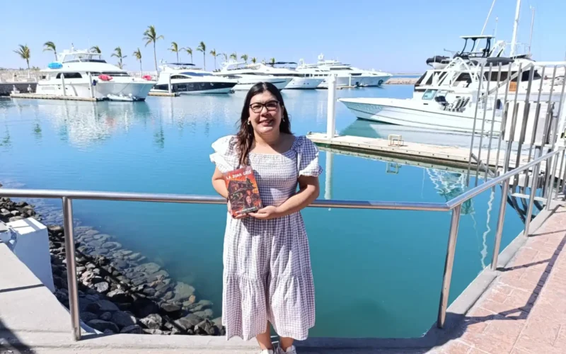 Greysi Guadalupe Osuna deslumbra con su primera novela futurista