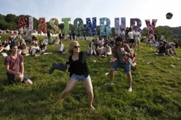Empieza Glastonbury, el festival para ‘hippies’ que fundó un ganadero antibelicista en 1970 y cambió la historia de la música