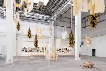 Borja-Villel materializa su andanada contra los museos tradicionales con la exposición ‘Fabular paisajes’