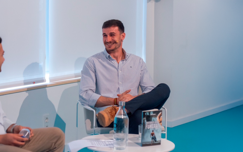 Javier Marco García debuta con una obra que invita a vivir con autenticidad y propósito