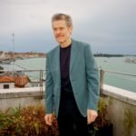 Las mil caras de Willem Dafoe: la estrella de Hollywood se sumerge en el teatro experimental en Venecia