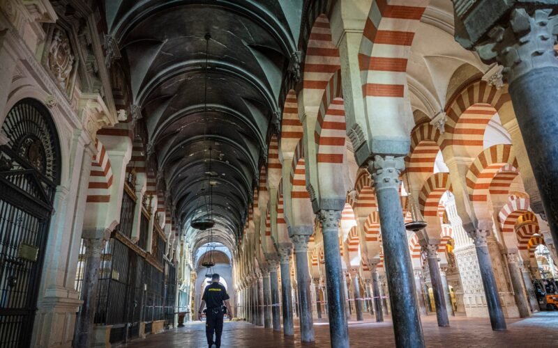 Nuevo incidente en la Mezquita de Córdoba: los bomberos acuden de madrugada para atajar una fuga de agua