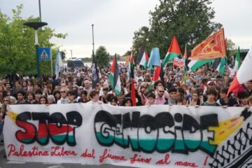 Miles de personas se manifiestan por Gaza en medio del Festival de Venecia