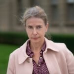 Lionel Shriver imagina un mundo en el que nadie puede ser considerado tonto