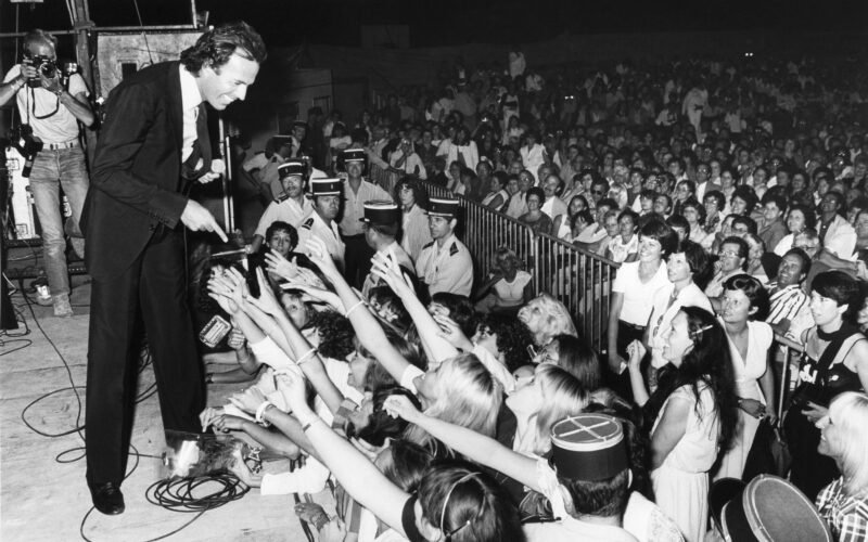 Julio Iglesias, un momento de debilidad