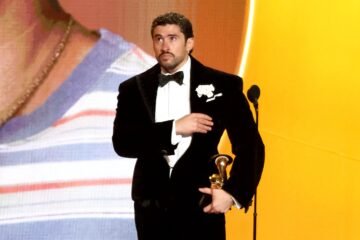 Bad Bunny, rey de unos Grammy 2026 de intenso alegato contra Trump y sus políticas migratorias