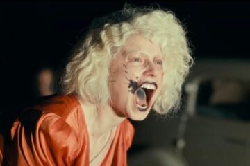 ¡La novia!: Monstruosamente desordenada, monstruosamente feliz, monstruosamente Jessie Buckley