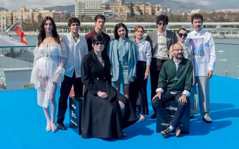 González Molina amplía el clásico Mi querida señorita: «Todo el mundo duda de si sus genitales son como deberían ser»