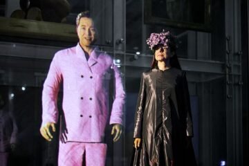 Alicia Framis, artista: «Si las monjas se casan con Dios, que no tiene cuerpo,  ¿por qué no puedo yo casarme con una IA?»