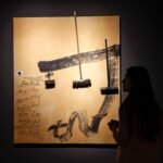 Tàpies pintó cruces hasta el final, pero no son cristianas, sino la T de Teresa, el gran amor del artista