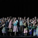 Laurent Pelly vuelve a crear un universo ideal para ‘La novia vendida’ en el Teatro Real