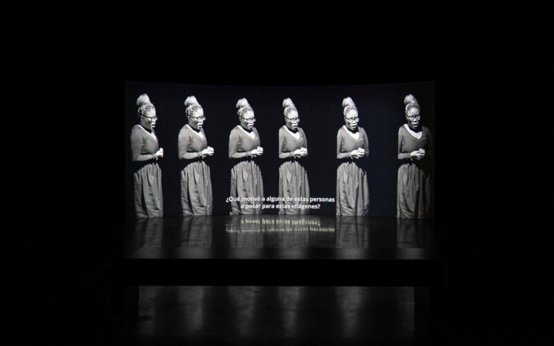 The Fold, de Hoda Afshar: el velo más allá de miradas coloniales