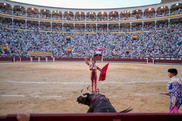 La demolición de Garcigrande en una tarde enrarecida de nefasta presidencia en Las Ventas