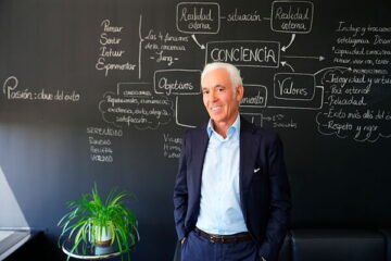 José Antonio Sánchez, fundador de ‘El Confidencial’: «Resistimos pese al acoso que sufrimos»