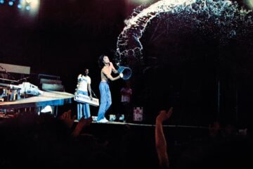 Un rito sexual en el escenario y bombas de humo en la grada: medio siglo del primer concierto de The Rolling Stones en España