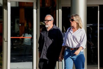 Álex de la Iglesia, Malena Alterio o Antonio Banderas: familiares y amigos despiden a Manolo Solo