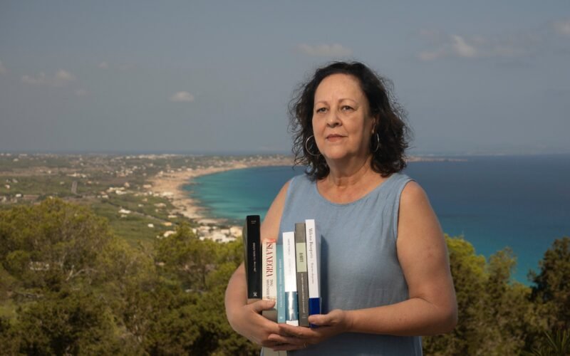 Carmen Tur, librera: “Formentera se está convirtiendo en un parque temático para ricos”