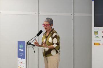 El mundo de la cultura da un espaldarazo a Eva Orúe tras su desvinculación de la Feria del Libro de Madrid