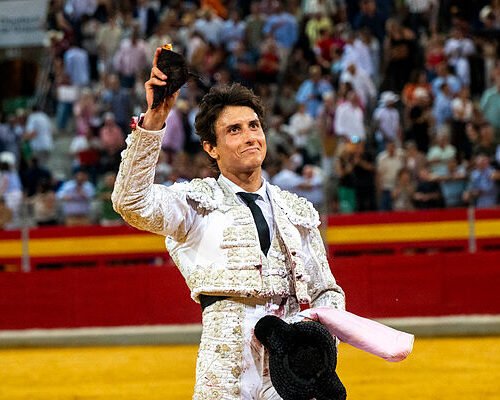 El festival benéfico de Roca Rey en Sevilla se celebrará finalmente el 4 de octubre y cerrará la temporada en la Maestranza
