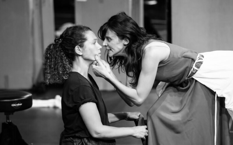 Carme Portaceli toca el cielo de la Comédie-Française con ‘Las criadas’, de Jean Genet