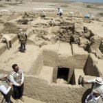 Descubren 38 tumbas intactas en Chan Chan, la gran ciudad preincaica de los chimú, en Perú