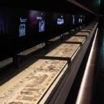 El tapiz de Bayeux vuelve a Inglaterra tras casi mil años y desata la locura en Londres: 100.000 reservas en un día para verlo sólo durante 40 minutos