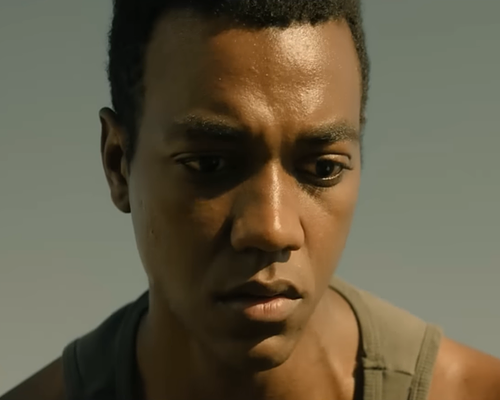 Se estrenó en cines y ahora es top 10 en Amazon Prime Video: un thriller de acción de solo 1 hora y 48 minutos ideal para una tarde de sofá y palomitas