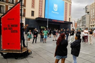 Sorogoyen, Alana S. Portero, Paul B. Preciado y más de una treintena de participantes amenazan con retirarse del Festival Ideas si no rompe con Allianz por sus vínculos con Israel