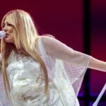 Amaia Montero se atasca bajo el escenario mientras ella y Leire Martínez se lanzan pullas