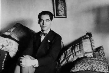 Federico García Lorca, escritor español, sobre la felicidad: «Para tener una buena vida y ver la realidad hay que alejarse del exceso de optimismo: es señal de poca inteligencia»